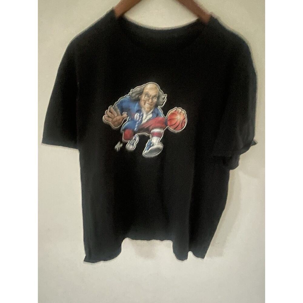 Fanatics 76ers Midnight Magic Mascot Shirt Unisex Black T-Shirt Sports Fan
